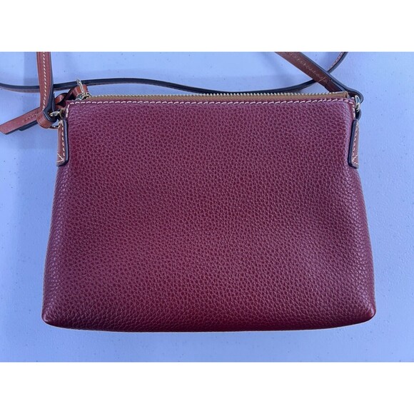 Authentic Dooney & Bourke Wine Color Pebbled Leather Crossbody Shoulder Bag - Picture 2 of 7